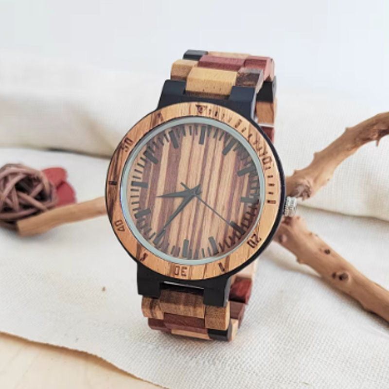 Montre en bois naturel minimaliste avec cadran Hardlex et bracelet 24 cm