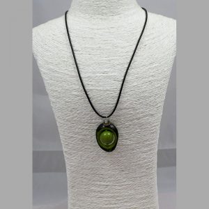 Pendentif tagua teintée
