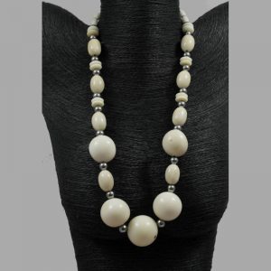 Collier perles de tagua