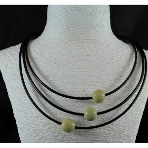 Collier cuir et perles de tagua