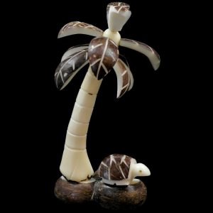 Cocotier taillé dans la graine de tagua