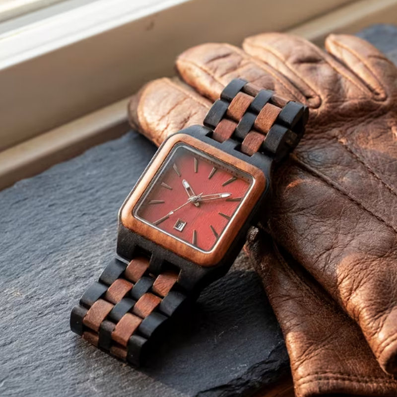 Montre Homme Carrée en Bois – Cadran Rouge & Bracelet Bicolore – Image 8