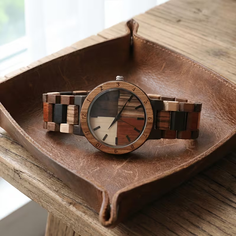 Montre homme en bois avec cadran quadrants multicolores et bracelet en bois coloré