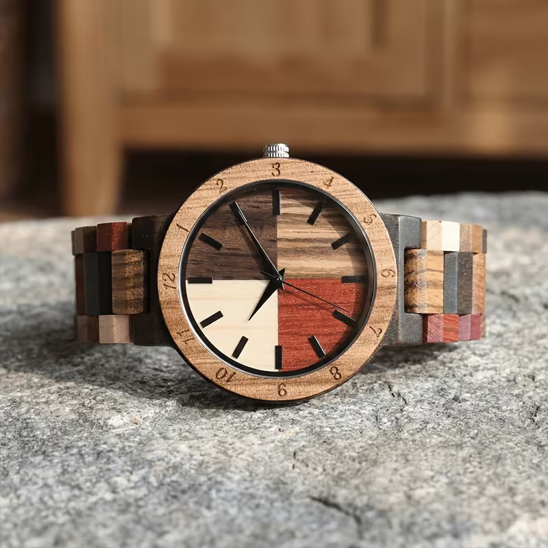 Montre homme en bois avec cadran quadrants multicolores et bracelet en bois coloré