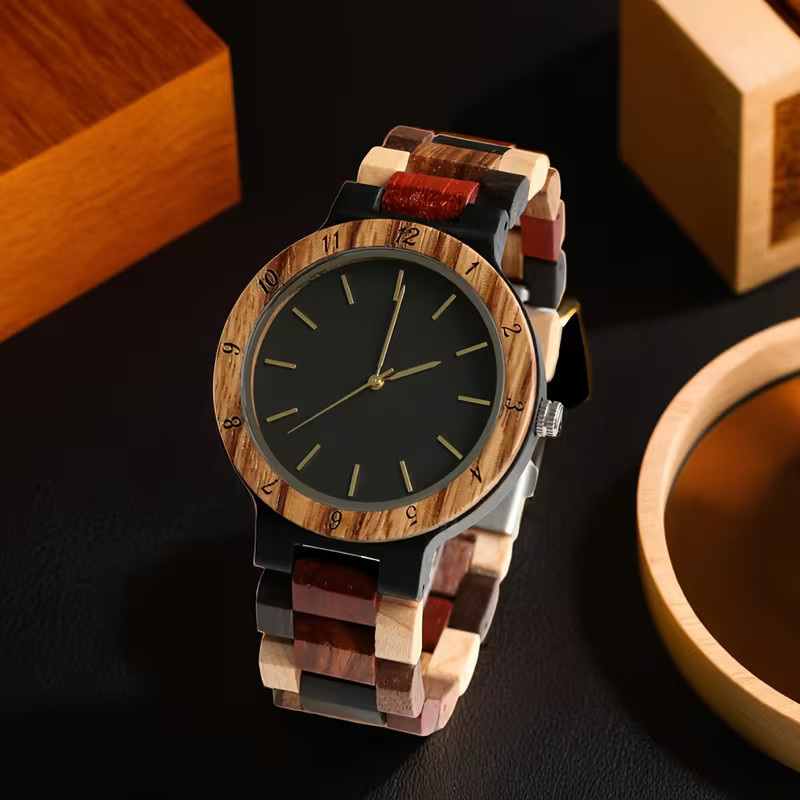 Montre homme en bois naturel avec cadran marron/noir et bracelet en bois texturé