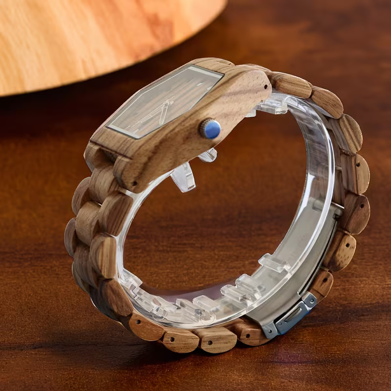 Montre vintage en bois avec cadran carré marron et bracelet en bois naturel