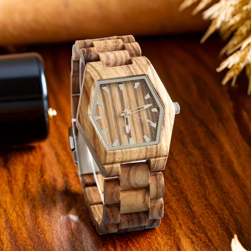 Montre vintage en bois avec cadran carré marron et bracelet en bois naturel